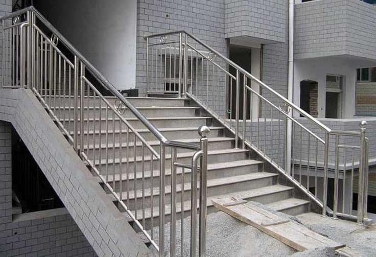 Railing Tangga Stainless Steel: Paduan Keselamatan dan Kemewahan untuk Interior Modern